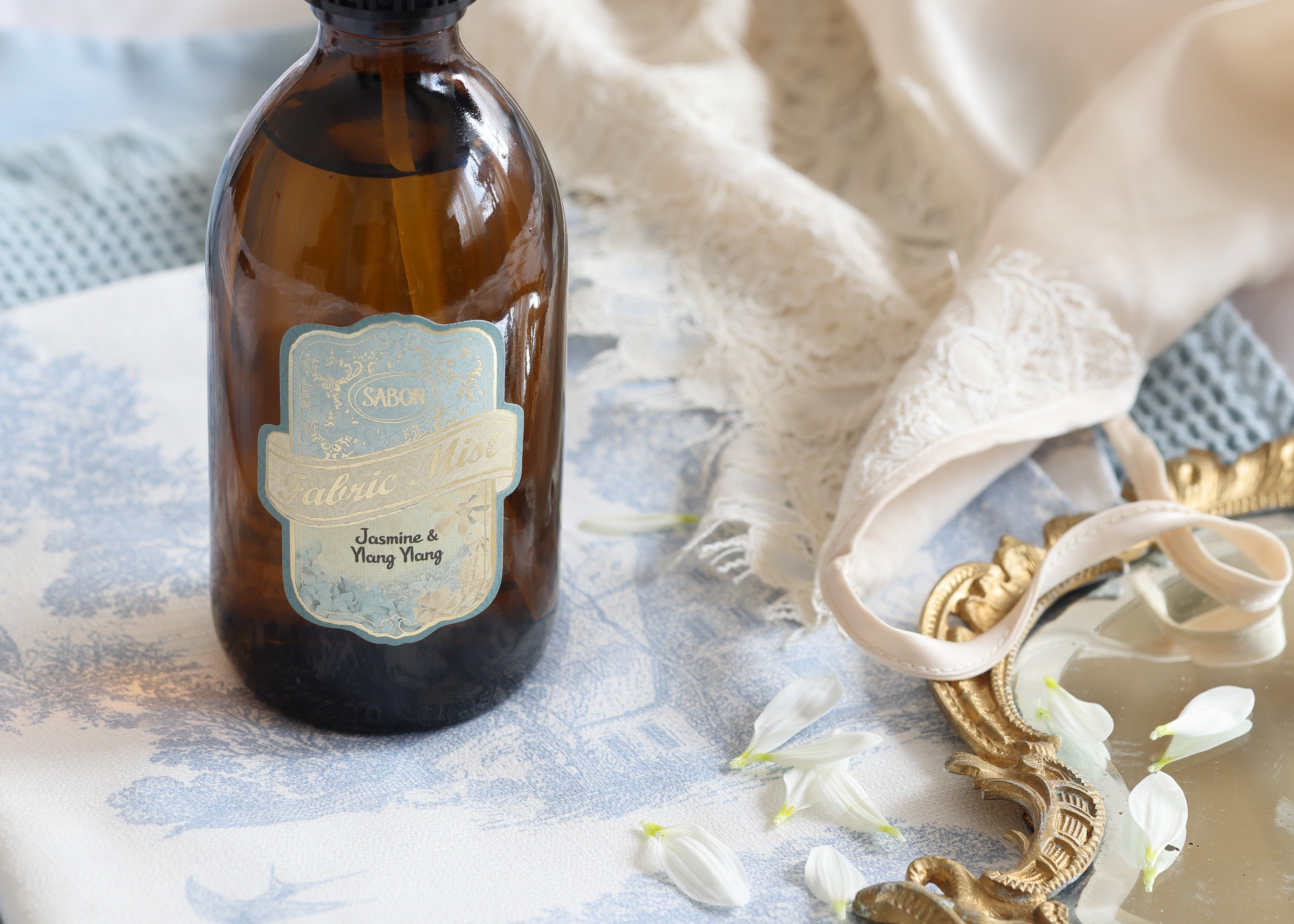 ファブリックミスト 300mL ジャスミン&イランイラン – SABON（サボン
